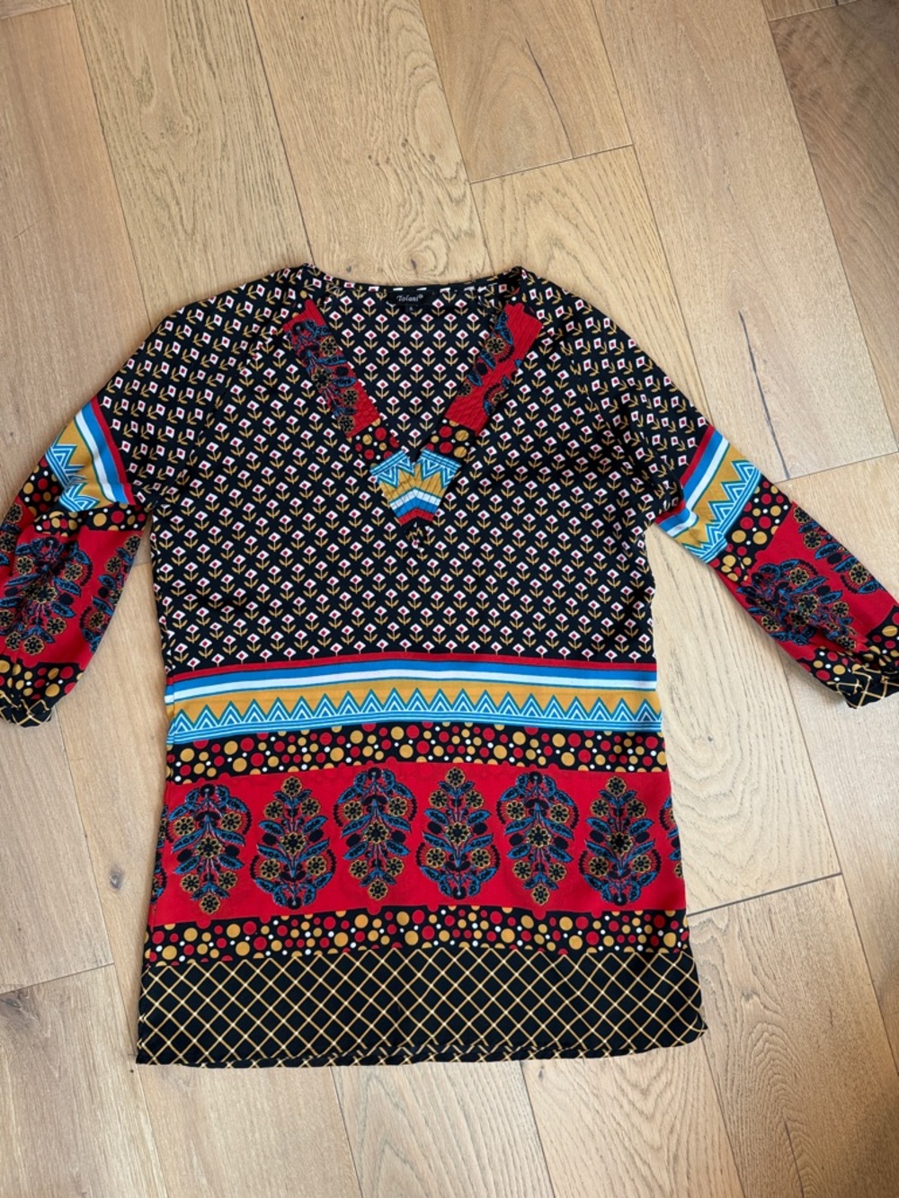 Tolani Black, Red & Blue Patterned V-Neck Tunic